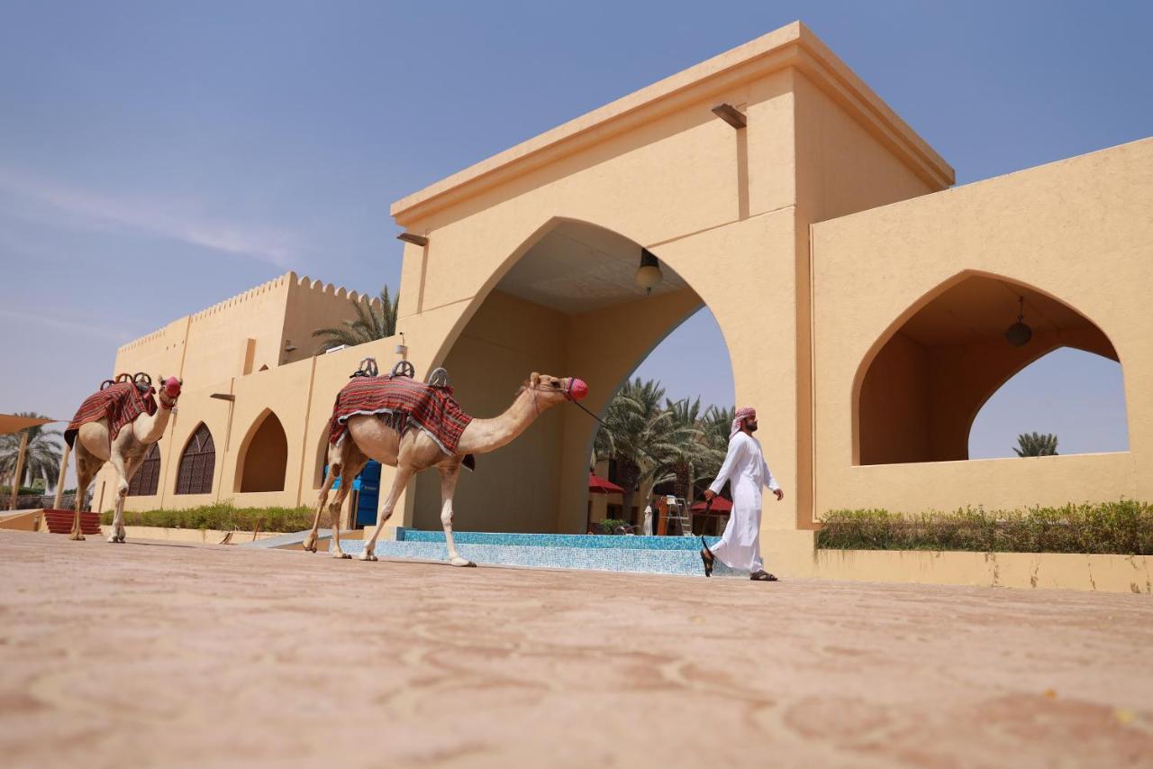 تلال ليوا, شارع مدينة زايد 5* Madīnat Zāyid